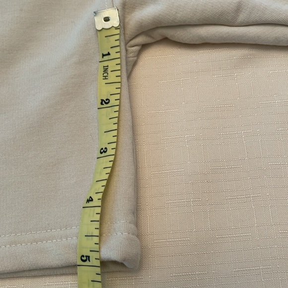 Comfy Fleece size Medium Crop Top in a Cream Colour by Mono B. - Picture 4 of 7